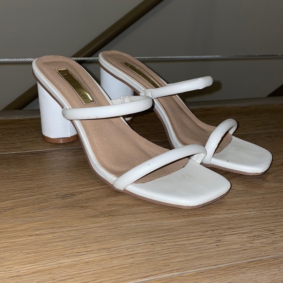 White Billini heels - Picture 2 of 4